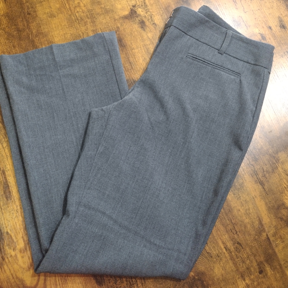 Van Heusen Stretch Extensible Size 6 Short dress pants